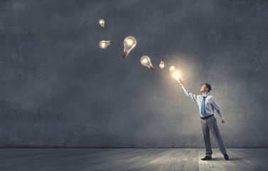 14年的十九座五菱校车拆车还能卖多少钱